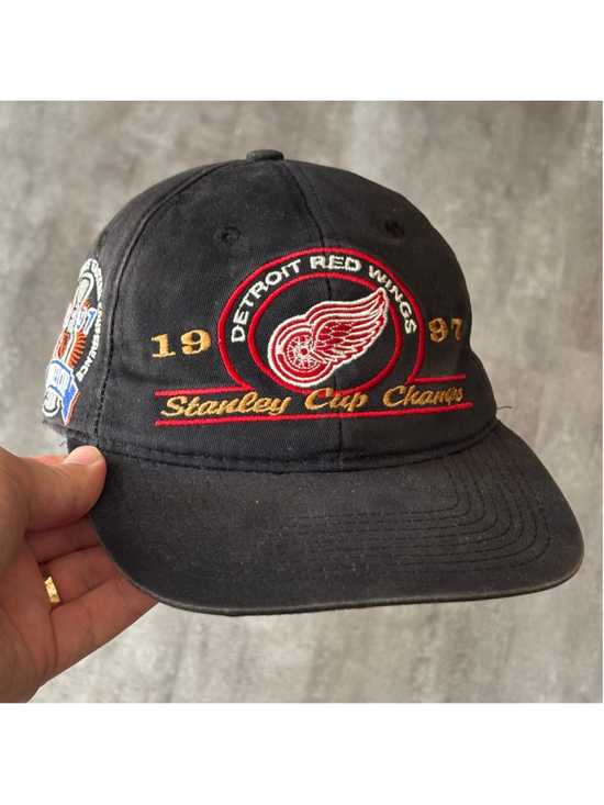 NHL Other - Vintage Detroit Red Wings 1997 Stanley Cup Champions SnapBack Hat